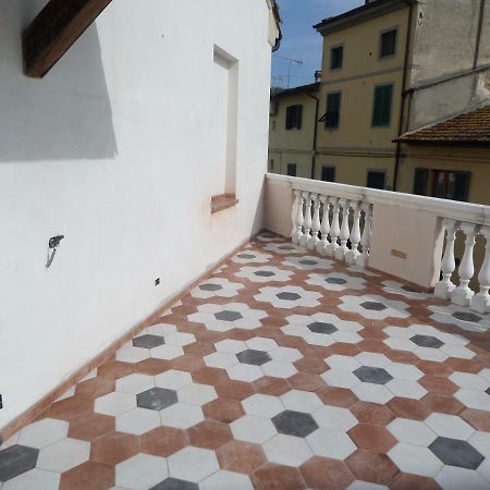 Apartament La Terrazza Palaia Zewnętrze zdjęcie