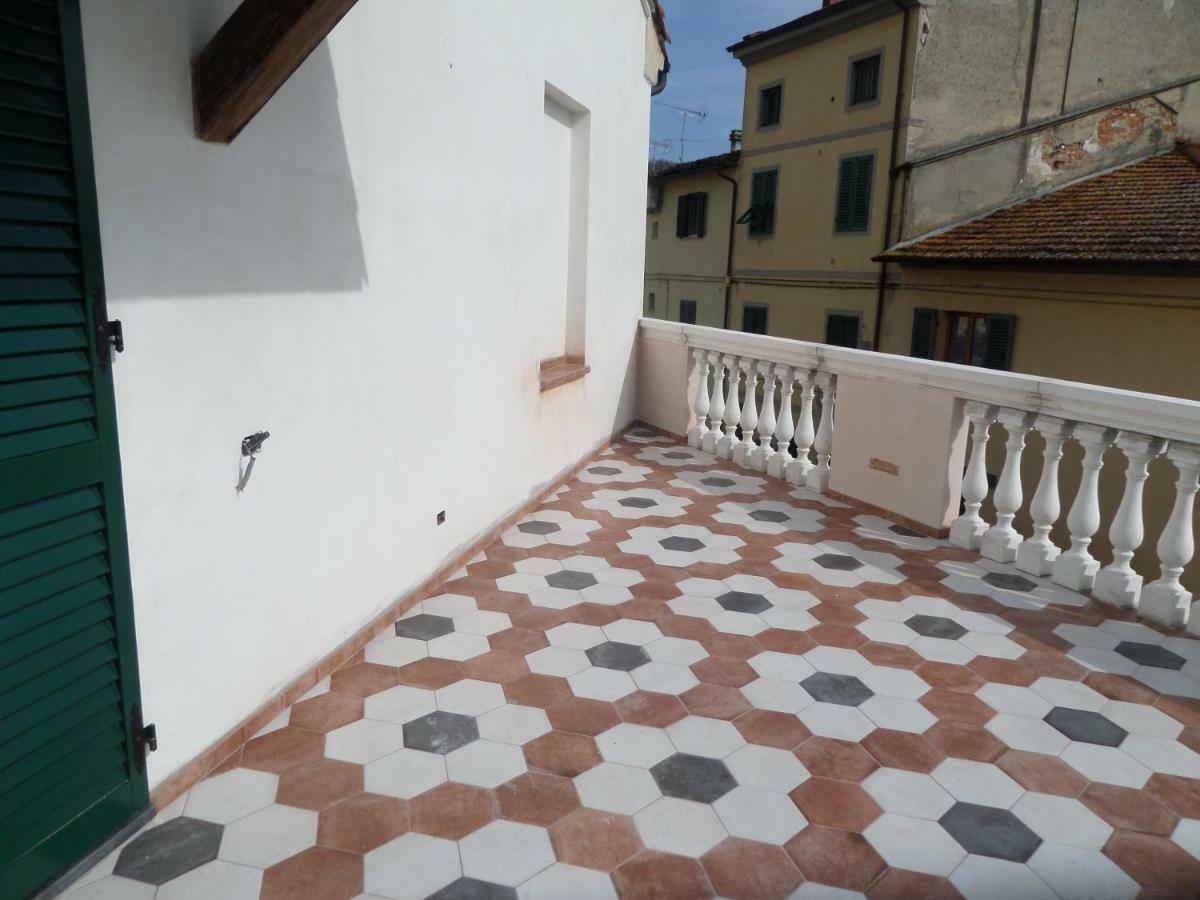 Apartament La Terrazza Palaia Zewnętrze zdjęcie